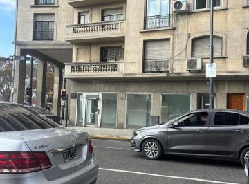 Local comercial · 150m² · 4 Ambientes · Local en Recoleta