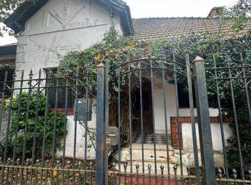 Casa de 4 ambientes, Lomas de Zamora · Chalet de 3 Dorm. y Cochera - Vivienda Familiar o Profesional