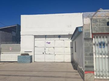 Bodega-Galpón · 110m² · 4 Ambientes · Galpón en Alquiler, Neuquén Capital