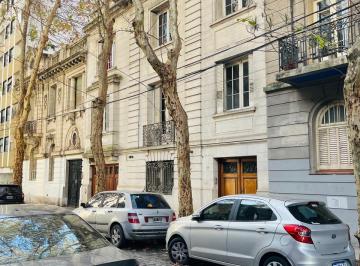 Oficina comercial de 9 ambientes, Belgrano · Exclusiva Casa en Barrancas de Belgrano. Posibilidad de Local en La Planta Baja.