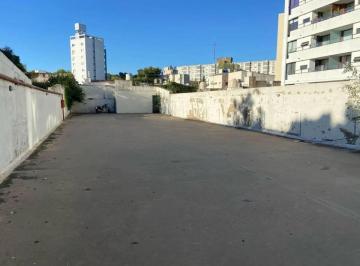 Garage · 11m² · Cochera Descubierta en Venta, en Calle 13 E/ 63 y 64