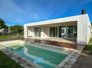 Casa de 5 ambientes, Costa Esmeralda · Venta Casa - Encanto y Funcionalidad en Una Sola Planta – Costa Esmeralda