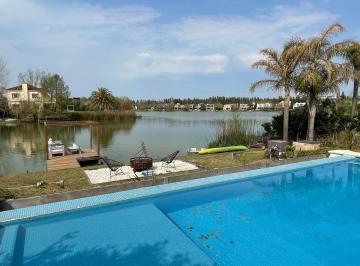 Casa · 320m² · 5 Ambientes · Casa en Venta de 3 Dorm. - Altamira, Tigre