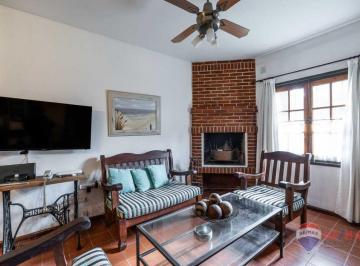 Casa · 73m² · 4 Ambientes · 1 Cochera · Duplex Venta Pinamar 4 Amb con Cochera y Quincho