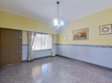Casa · 230m² · 5 Ambientes · 4 Cocheras · Venta Casa 5 Amb V. Ballester Ascensor y Cocheras