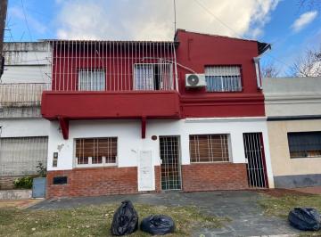 PH de 2 ambientes, Lanús · Alquiler PH en Planta Alta 2 Ambientes Sin Expensas Remedios de Escalada Lanus