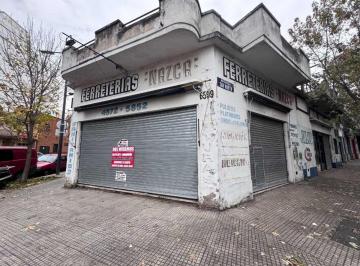 Local comercial · 85m² · Local Alquiler Esquina Triple Vidriera Devoto