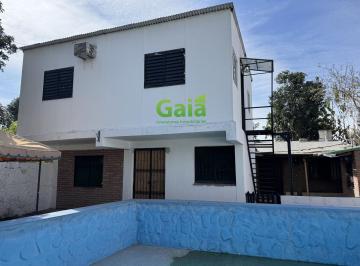 Casa · 140m² · 9 Ambientes · 1 Cochera · PH en Alquiler en San Luis