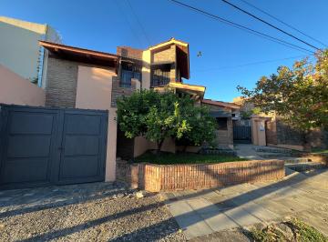 Casa de 6 ambientes, Córdoba · Vendo - Casa Barrio Urca 3 Dor 3 Baños Pileta Coch Doble
