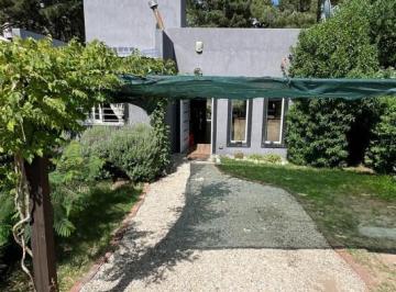 Casa · 56m² · 3 Ambientes · 1 Cochera · Casa de Tres Amb/ en Mar Azul