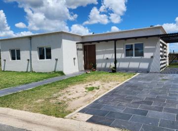 Casa · 100m² · 4 Ambientes · 3 Cocheras · Casa | 130 m² | 3 Dorm | 2 Baños | Jardin | Pileta |