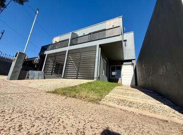 Casa · 150m² · 3 Dormitorios · 1 Cochera · Dúplex en Venta – 3 Dorm. en Alberdi