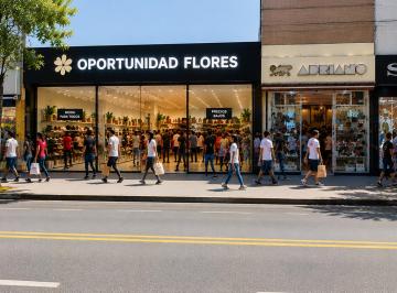 Local comercial de 5 ambientes, Flores · Oportunidad Local 8,5 m Frente Rivadavia Foco Comercial Flores