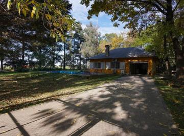 Quinta vacacional · 110m² · 2 Dormitorios · 4 Cocheras · Casa Quinta 3 Ambientes Piscina Garage Pontevedra