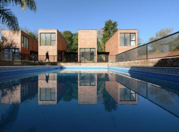 Casa · 110m² · 9 Ambientes · 1 Cochera · Duplex en Villa Allende 2 Dorm. con Patio Housing