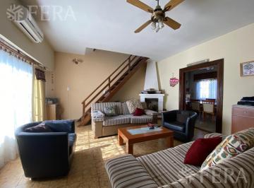 Casa de 4 ambientes, Avellaneda · Venta de Casa de 4 Ambientes con Cochera, Jardin, Patio con Parrilla y Terraza