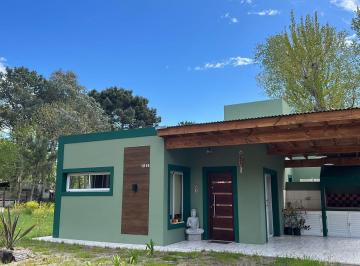 Casa de 2 ambientes, Costa del Este · Excelente Casa en Venta en Costa del Este con Amplio Jardín y Parrilla