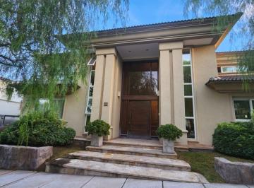 Casa de 4 ambientes, Ciudad de Mendoza · Casa en Venta Barrio Dalvian