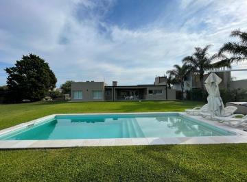 Casa · 180m² · 6 Ambientes · 2 Cocheras · Alquiler Country Dos Lagunas