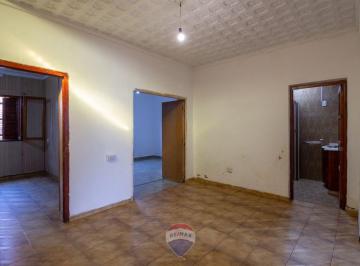Casa · 110m² · 4 Ambientes · Venta de Casa 3 Dorm. B, San Martin Cba Apto