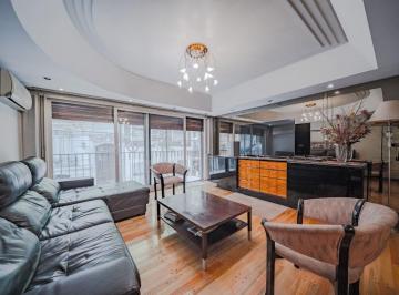 Departamento · 144m² · 5 Ambientes · 1 Cochera · Piso con Patio Interno Cerrado, Balcon y Cochera