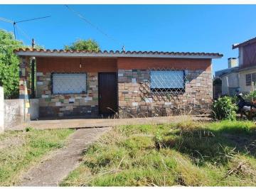 Casa · 75m² · 3 Ambientes · 1 Cochera · Venta de Casa con Terreno 2 Dorm. en Pando.