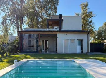 Casa · 155m² · 4 Ambientes · Casa en Santa Elena