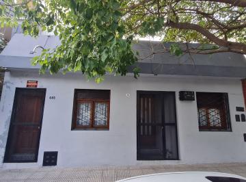 Casa de 6 ambientes, Floresta · Casa Multifamiliar de 6 Ambientes con Patio y Dos Entradas