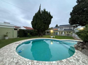 Casa de 10 ambientes, Córdoba · Cerro de Las Rosas. 3 Casas en Venta en un Mismo Terreno! 1877 m² Totales!