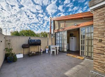 PH · 63m² · 2 Ambientes · PH en Venta 2 Ambientes - Reciclado - Villa Devoto - Terraza Propia - Sin Expensas