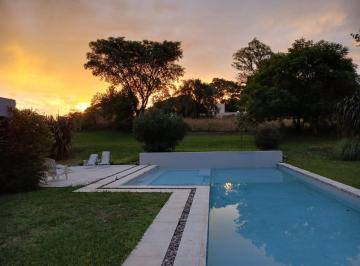 Casa de 4 ambientes, Villa Allende · Villa Allende Golf Amoblado Premium