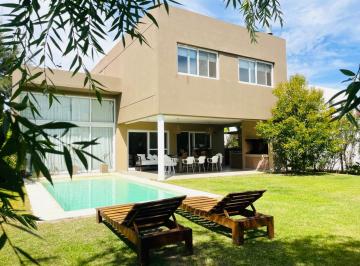 Casa · 230m² · 5 Ambientes · 4 Cocheras · Casa Nordelta Alisos Interna