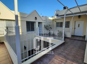 Departamento , Floresta · Depto Tipo PH - 1 1/2 Amb. - M/lum. (Floresta)