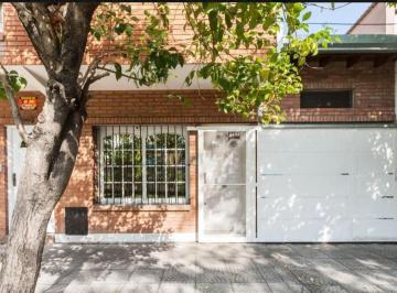 Casa · 90m² · 3 Ambientes · 2 Cocheras · Duplex 3 Amb. con Garaje Pasante! Imperdible!