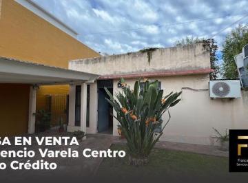 Casa · 90m² · 3 Ambientes · 1 Cochera · Casa de 3 Ambiente con Parque y Dto. Atrás Florencio Varela Oportunidad!