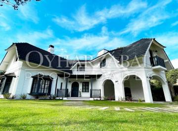 Casa · 220m² · 3 Dormitorios · 1 Cochera · Casa en Venta - Pinamar Centro Playa