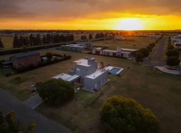 Casa de 2 ambientes, Rosario · Venta Casa Country Los Pasos Golf de 3 Dorm. en Suite