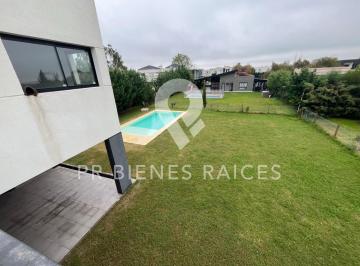 Casa · 210m² · 4 Ambientes · 2 Cocheras · Casa - Los Talas
