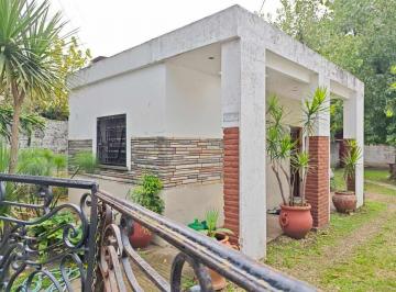 Casa · 59m² · 3 Ambientes · Venta Casa 3 Ambientes en Ituzaingó. Amplio Lote.