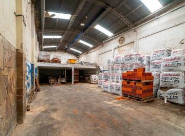 Bodega-Galpón · 392m² · Galpon en Venta Barrio Refineria con Oficinas