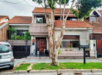 Casa · 160m² · 5 Ambientes · 2 Cocheras · Venta Casa 5 Ambientes en Monte Grande con Parque