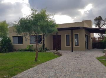 Casa · 100m² · 4 Ambientes · 2 Cocheras · Alquiler Casa 3 Dorm, Pilar del Este San Ramiro.