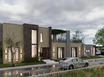 Casa · 224m² · 4 Ambientes · 2 Cocheras · Casa en Venta - Bº La Quebrada - Lujan
