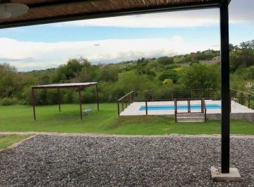 Casa · 100m² · 3 Ambientes · 1 Cochera · Venta Casa Quinta con Pileta en Tanti 5000 m
