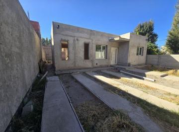 Casa · 91m² · 6 Ambientes · 1 Cochera · Venta Casa en Costruccion Barrio Ecor 1 Plottier