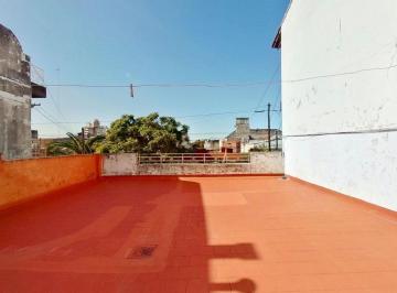 Casa · 81m² · 4 Ambientes · Casa 4 Amb en Venta C/ Jardín Garage y Terraza.