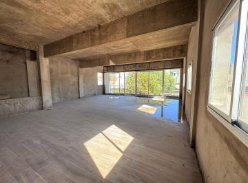 Oficina comercial · 180m² · Oficina en Alquiler en Dos Plantas Lanusita