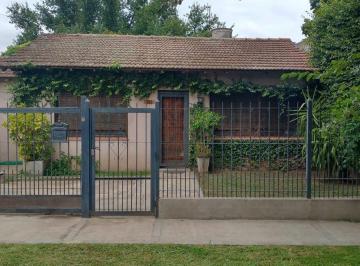 Casa · 90m² · 3 Ambientes · Chalet a m de Unab, Proximo a Av Espora