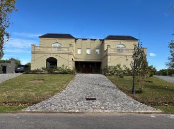 Casa · 900m² · 10 Ambientes · 5 Cocheras · Casa en Venta en Estancias del Pilar, Pilar, G. B. a. Zona Norte