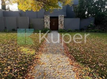 Casa · 385m² · 5 Dormitorios · 2 Cocheras · Casa en Venta en El Encuentro, General Pacheco, Tigre